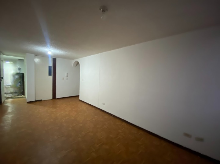 Apartamento en venta en Normandia, Bogotá · foto 2 de 24
