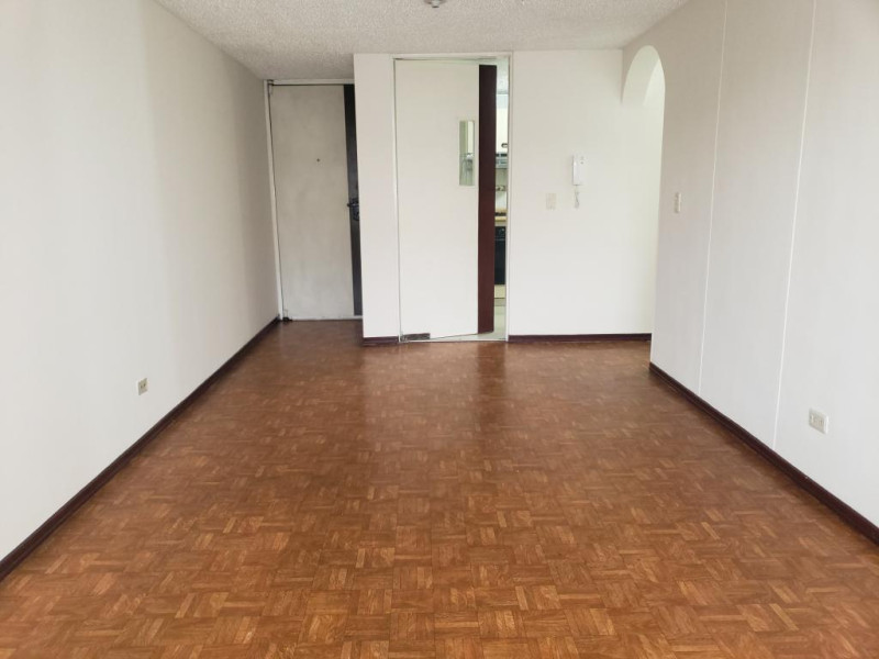 Apartamento en venta en Normandia, Bogotá · foto 3 de 24