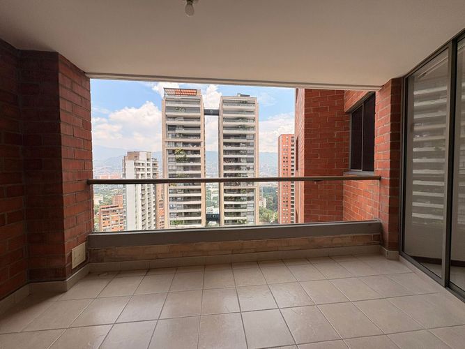 Apartamento de 3 alcobas en arriendo en El Poblado, Medellín, 142 m² · foto 18 de 18