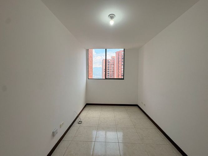 Apartamento de 3 alcobas en arriendo en El Poblado, Medellín, 142 m² · foto 8 de 18