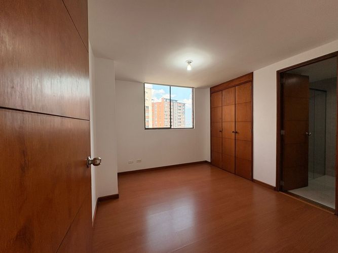 Apartamento de 3 alcobas en arriendo en El Poblado, Medellín, 142 m² · foto 9 de 18
