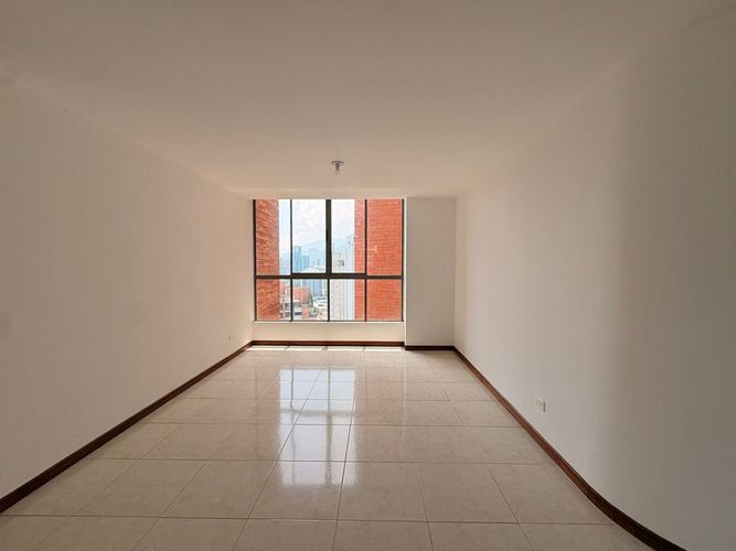 Apartamento de 3 alcobas en arriendo en El Poblado, Medellín, 142 m² · foto 7 de 18