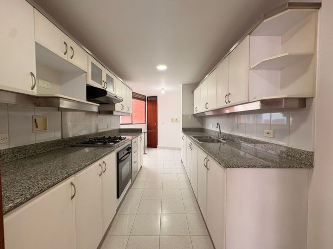 Apartamento de 3 alcobas en arriendo en El Poblado, Medellín, 142 m² · foto 6 de 18
