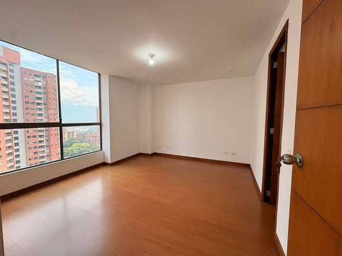 Apartamento de 3 alcobas en arriendo en El Poblado, Medellín, 142 m² · foto 11 de 18