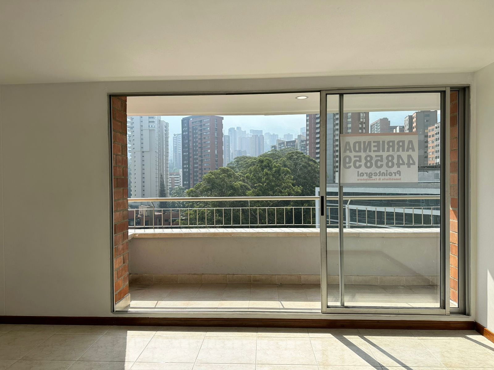 Apartamento en arriendo en El Poblado, Medellín · foto 2 de 15