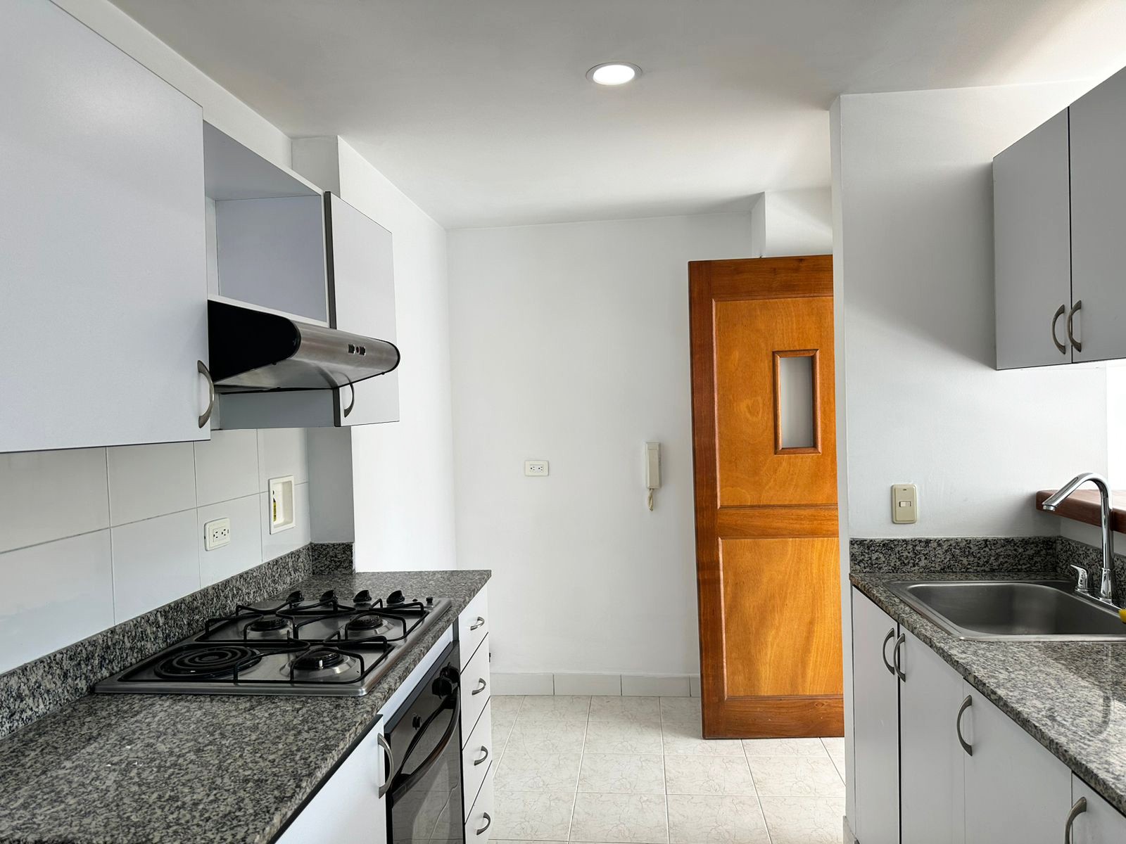 Apartamento en arriendo en El Poblado, Medellín · foto 7 de 15