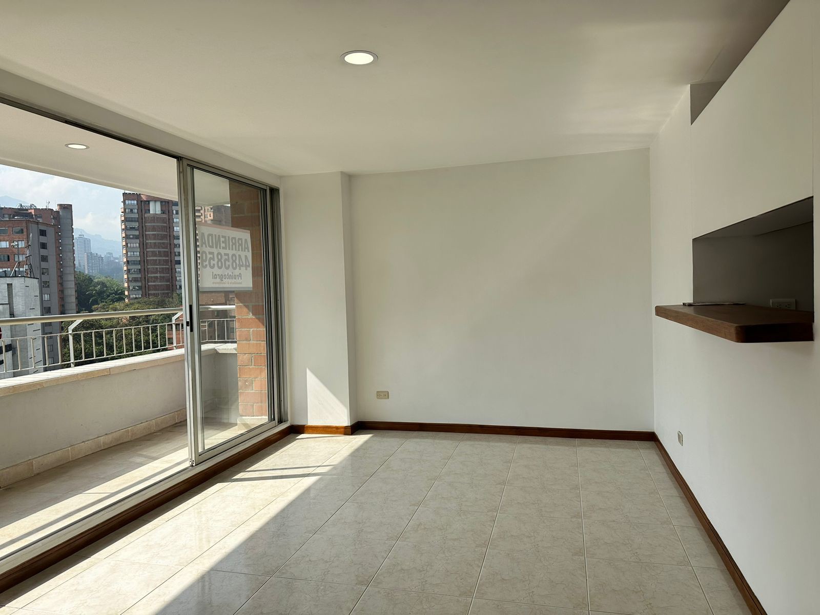Apartamento en arriendo en El Poblado, Medellín · foto 3 de 15