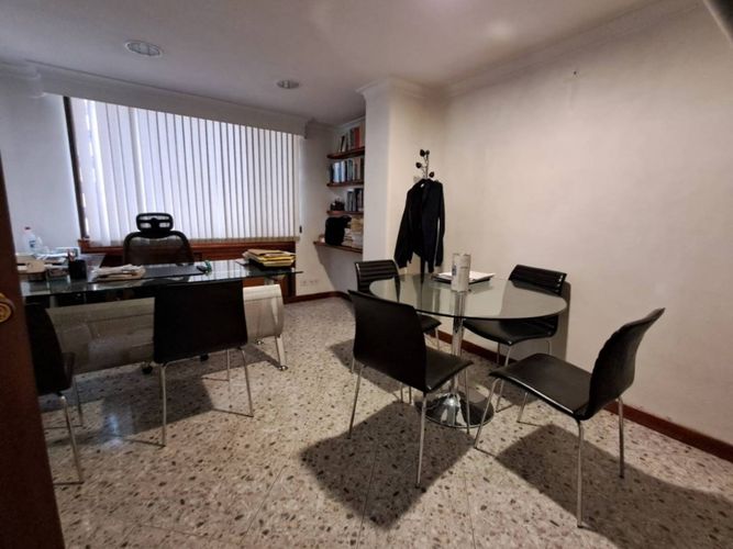 Oficina en arriendo en La Candelaria, Medellín, 40 m² · foto 2 de 6