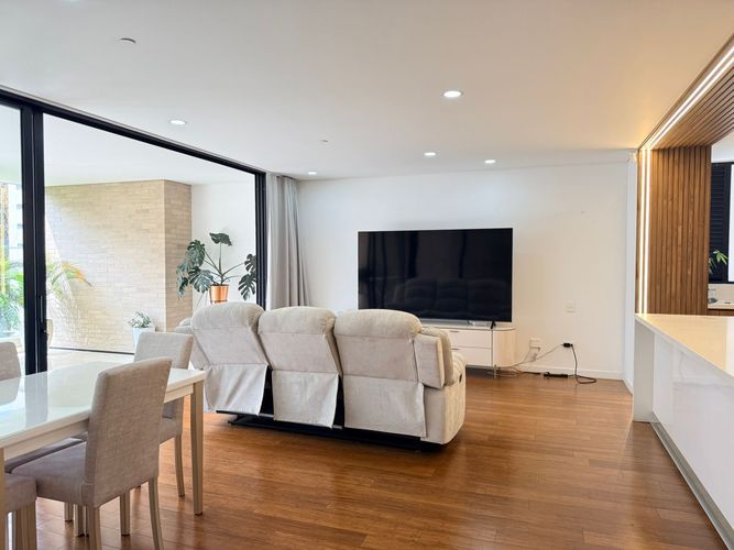Apartamento de 3 alcobas en arriendo en El Poblado, Medellín, 198 m² · foto 2 de 19