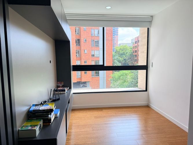 Apartamento de 3 alcobas en arriendo en El Poblado, Medellín, 198 m² · foto 9 de 19
