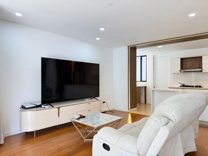 Apartamento de 3 alcobas en arriendo en El Poblado, Medellín, 198 m² · foto 5 de 19