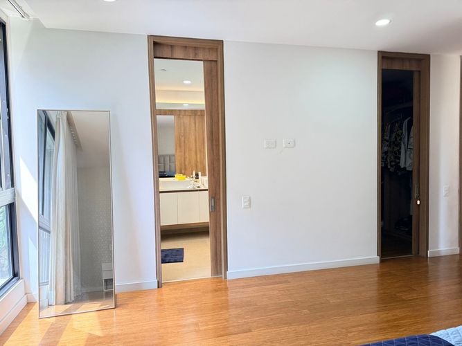 Apartamento de 3 alcobas en arriendo en El Poblado, Medellín, 198 m² · foto 10 de 19