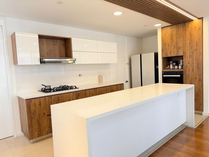 Apartamento de 3 alcobas en arriendo en El Poblado, Medellín, 198 m² · foto 6 de 19