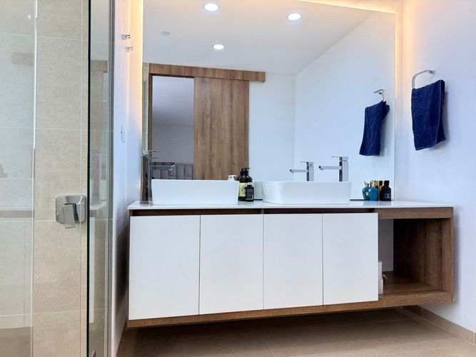 Apartamento de 3 alcobas en arriendo en El Poblado, Medellín, 198 m² · foto 17 de 19