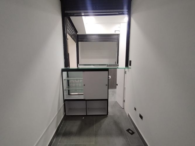 Local en arriendo en La Candelaria, Medellín, 5 m² · foto 2 de 6