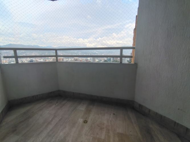 Apartamento de 3 alcobas en arriendo en El Poblado, Medellín, 112 m² · foto 18 de 19