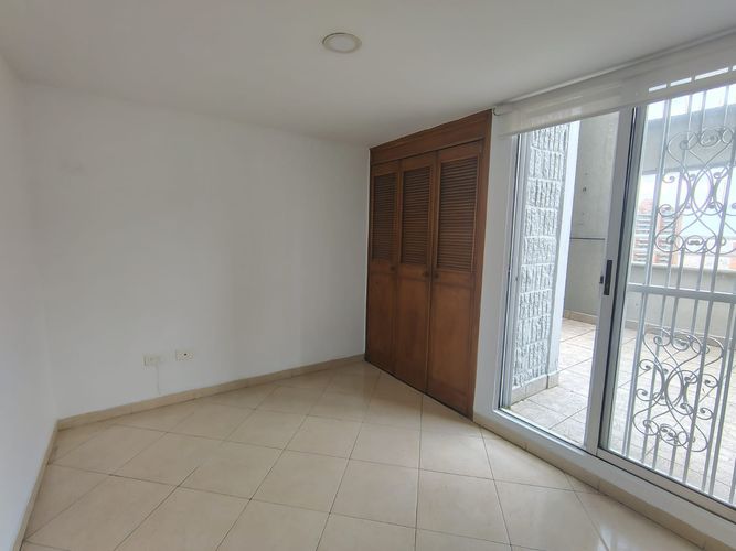 Apartamento de 3 alcobas en arriendo en El Poblado, Medellín, 112 m² · foto 12 de 19