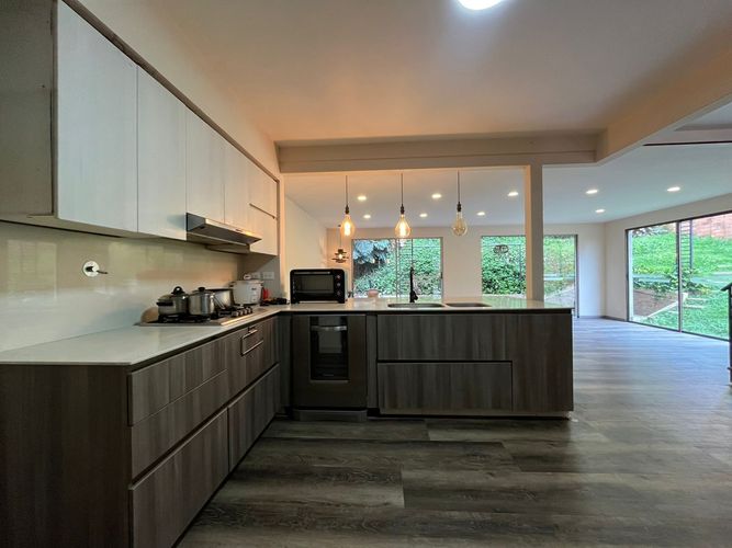Casa de 4 alcobas en venta en Loma El Atravesado, Envigado, 250 m² · foto 6 de 20