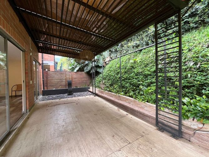 Casa de 4 alcobas en venta en Loma El Atravesado, Envigado, 250 m² · foto 20 de 20