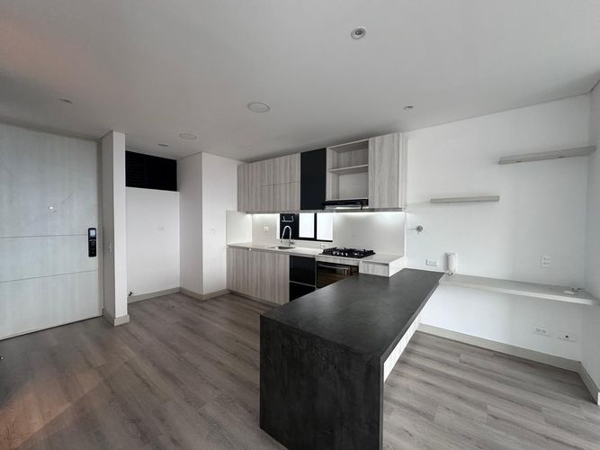 Apartamento de 1 alcoba en arriendo en El Poblado, Medellín, 56 m² · foto 3 de 13