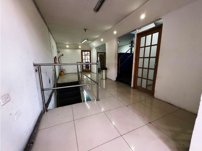Edificio en venta en Primitivo Crespo, Cali, 480 m² · foto 21 de 24