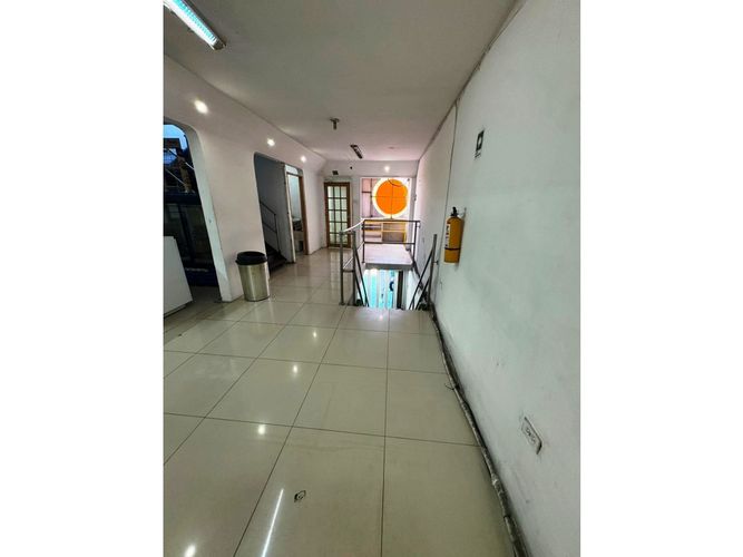 Edificio en venta en Primitivo Crespo, Cali, 480 m² · foto 24 de 24