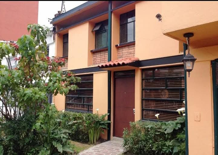 Casa en venta en Santa Barbara, Bogotá · foto 2 de 24