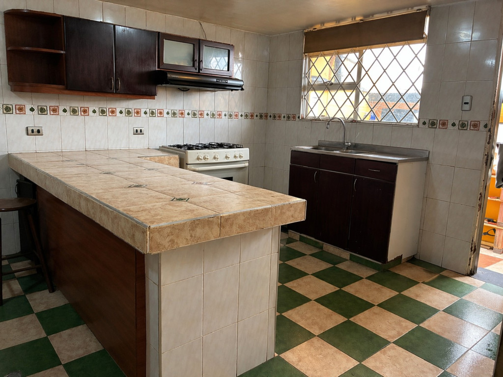 Casa en venta en Santa Barbara, Bogotá · foto 8 de 24