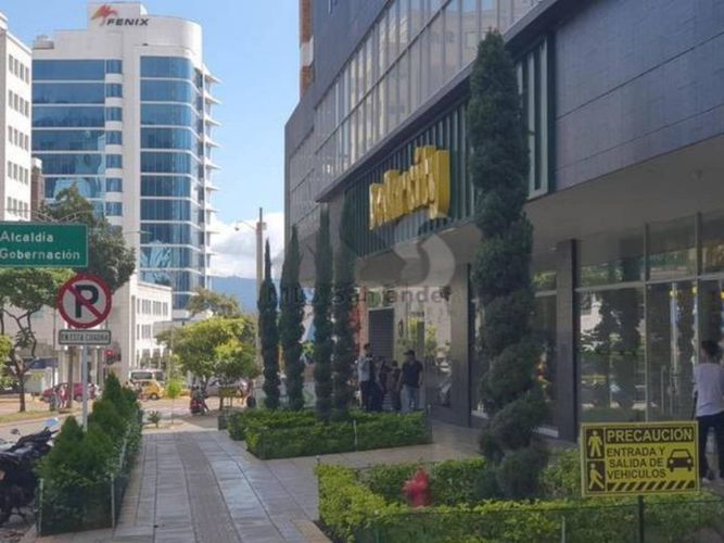 Local en arriendo en Mejoras Publicas, Bucaramanga, 238 m² · foto 2 de 13