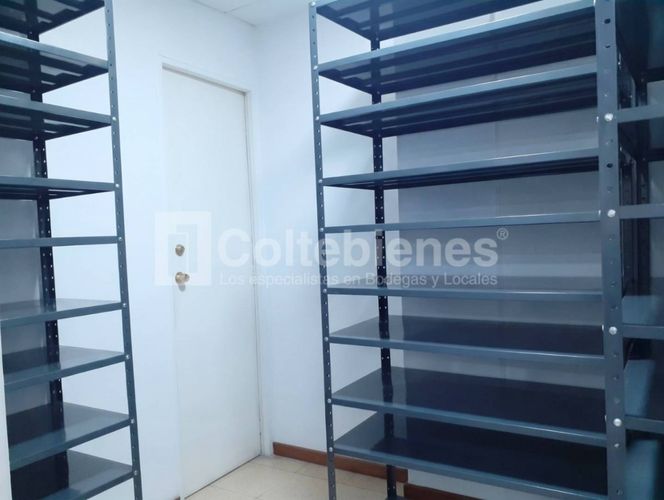 Oficina en arriendo en La Aguacatala, Medellín, 245 m² · foto 8 de 24