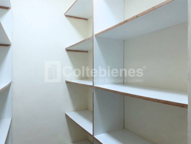 Oficina en arriendo en La Aguacatala, Medellín, 245 m² · foto 12 de 24