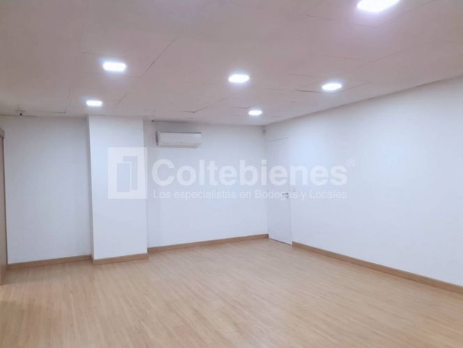 Oficina en arriendo en La Aguacatala, Medellín, 245 m² · foto 14 de 24