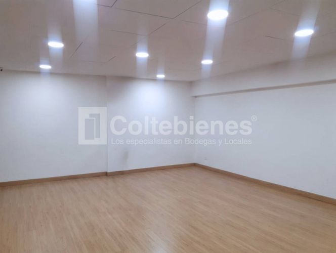 Oficina en arriendo en La Aguacatala, Medellín, 245 m² · foto 15 de 24