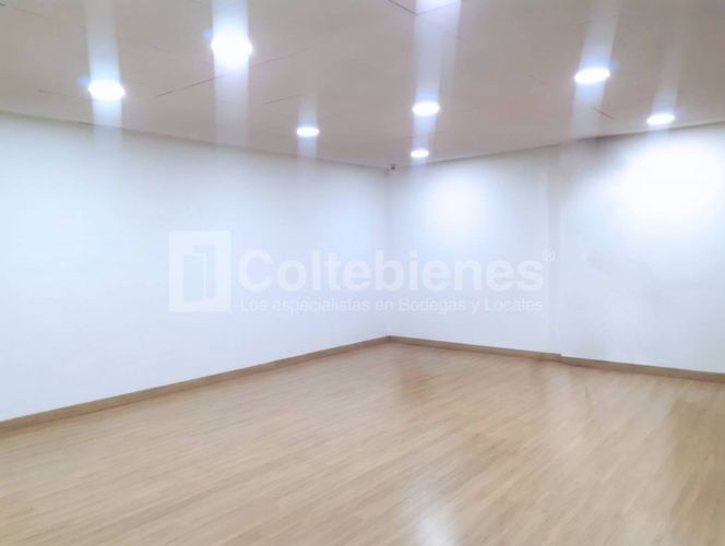 Oficina en arriendo en La Aguacatala, Medellín, 245 m² · foto 17 de 24