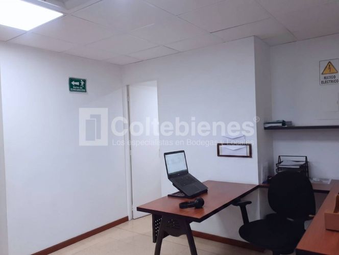 Oficina en arriendo en La Aguacatala, Medellín, 113 m² · foto 4 de 9