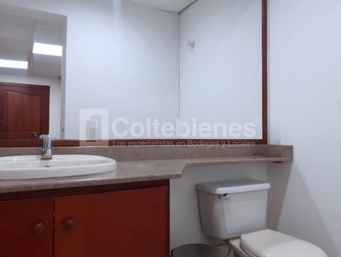 Oficina en arriendo en La Aguacatala, Medellín, 113 m² · foto 5 de 9