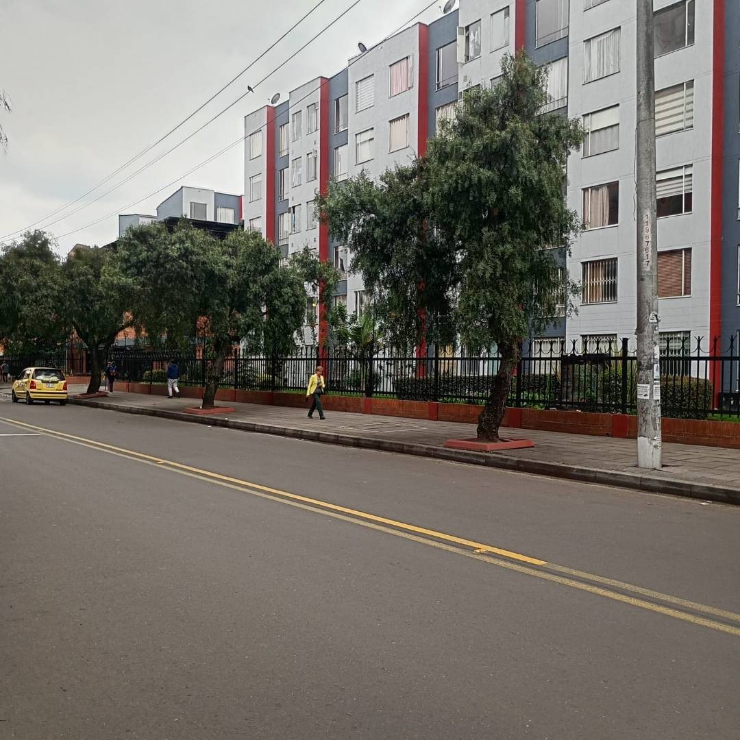 Apartamento en venta en Ciudad Alsacia, Bogotá · foto 2 de 24