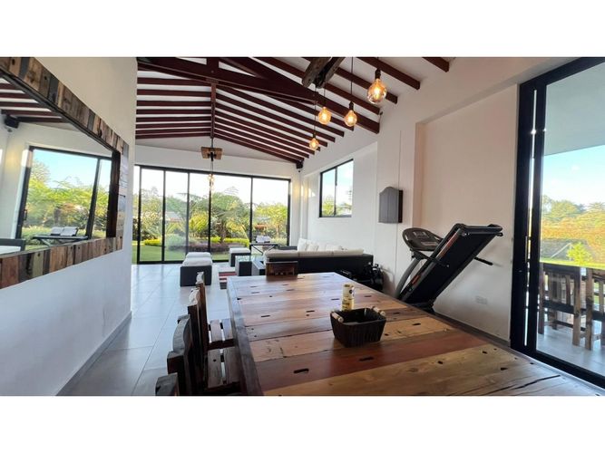 Casa de 5 alcobas en venta en El Carmen de Viboral, 918 m² · foto 6 de 24