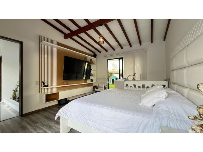 Casa de 5 alcobas en venta en El Carmen de Viboral, 918 m² · foto 19 de 24