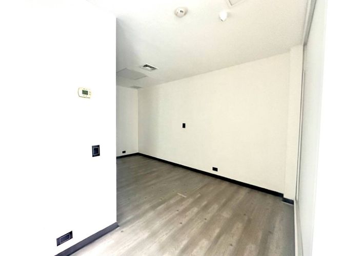 Oficina en arriendo en El Tesoro, Medellín, 29 m² · foto 4 de 7