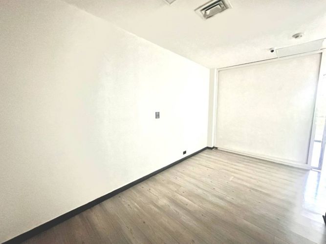 Oficina en arriendo en El Tesoro, Medellín, 29 m² · foto 5 de 7