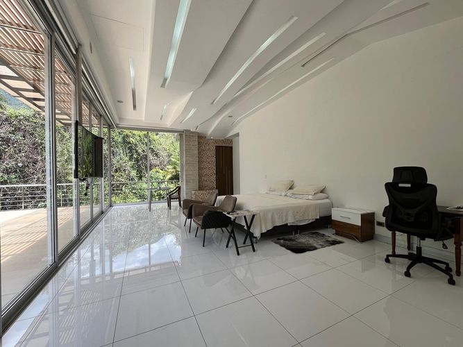 Casa de 5 alcobas en venta en El Poblado, Medellín, 960 m² · foto 10 de 20