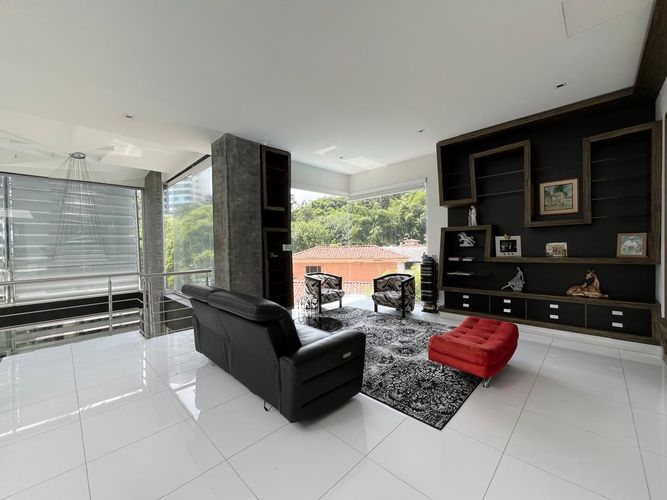 Casa de 5 alcobas en venta en El Poblado, Medellín, 960 m² · foto 4 de 20
