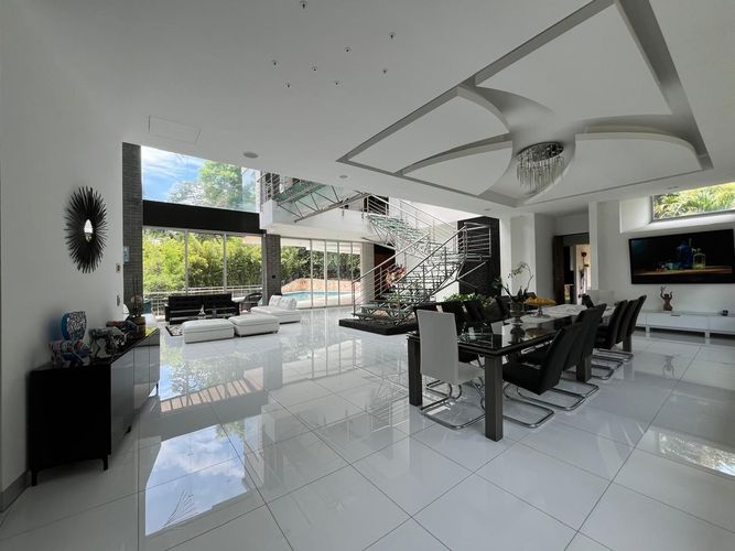 Casa de 5 alcobas en venta en El Poblado, Medellín, 960 m² · foto 7 de 20