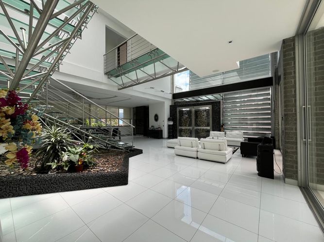 Casa de 5 alcobas en venta en El Poblado, Medellín, 960 m² · foto 8 de 20