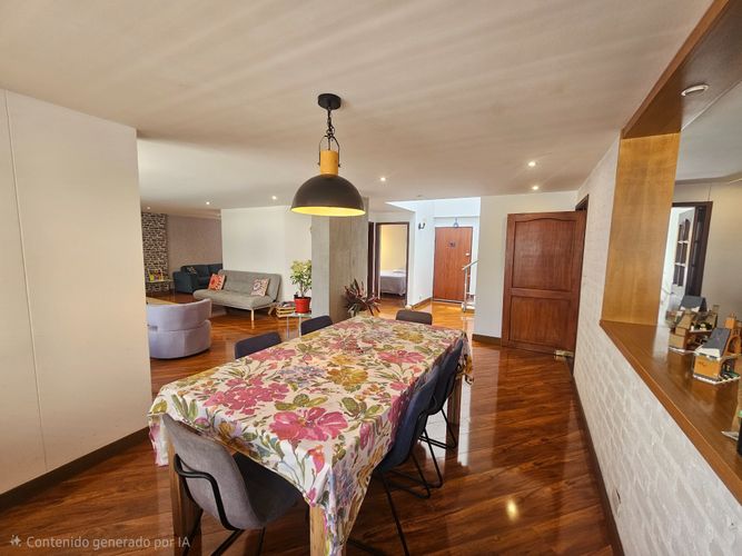 Apartamento de 4 alcobas en venta en San Patricio, Bogotá, 233 m² · foto 4 de 17
