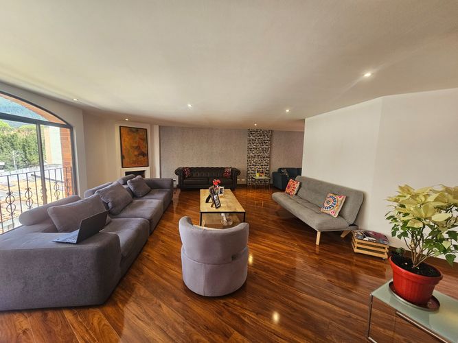 Apartamento de 4 alcobas en venta en San Patricio, Bogotá, 233 m² · foto 2 de 17