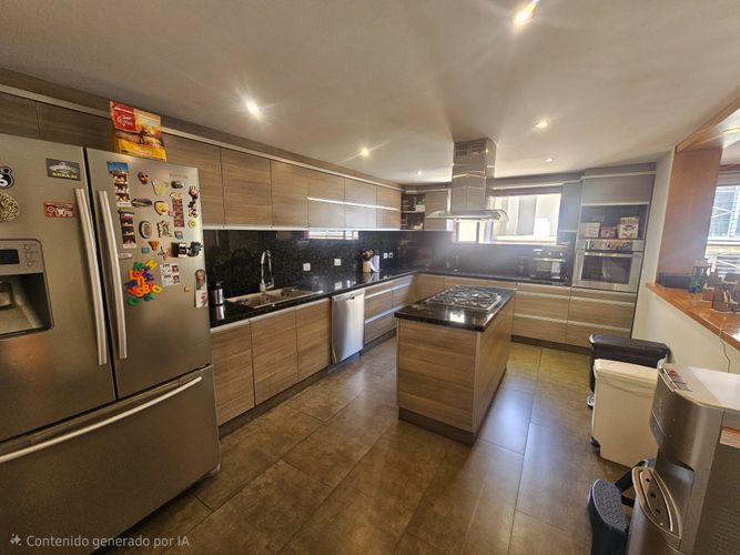 Apartamento de 4 alcobas en venta en San Patricio, Bogotá, 233 m² · foto 6 de 17