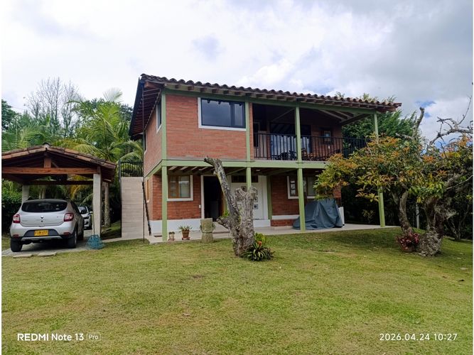 Finca en venta en San Nicolas, Rionegro, 240 m² · foto 2 de 24
