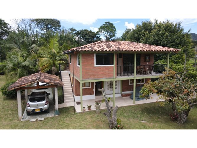 Finca en venta en San Nicolas, Rionegro, 240 m² · foto 3 de 24